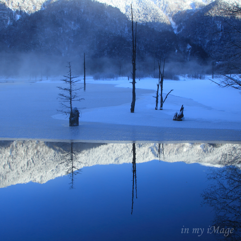 水中に浮かぶ天空