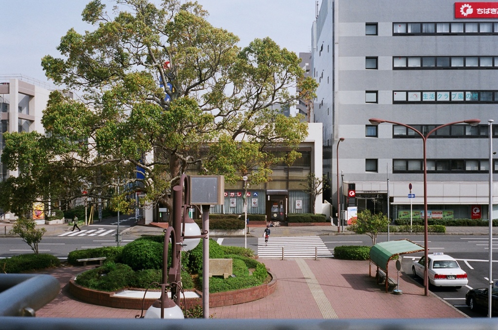 京成臼井駅前