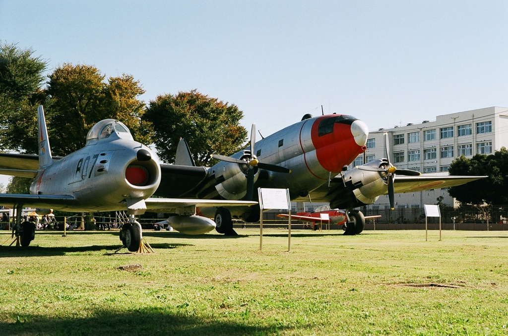 F-86FとC-46