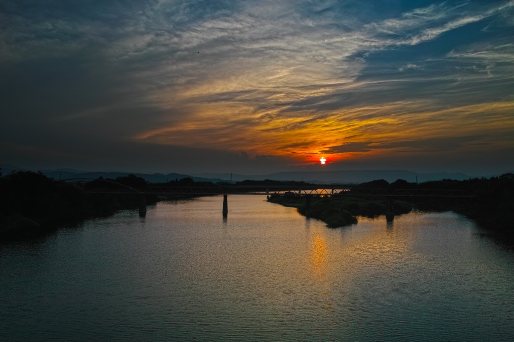 ある橋からの夕景。