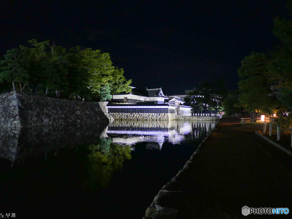松本城の夜景_2