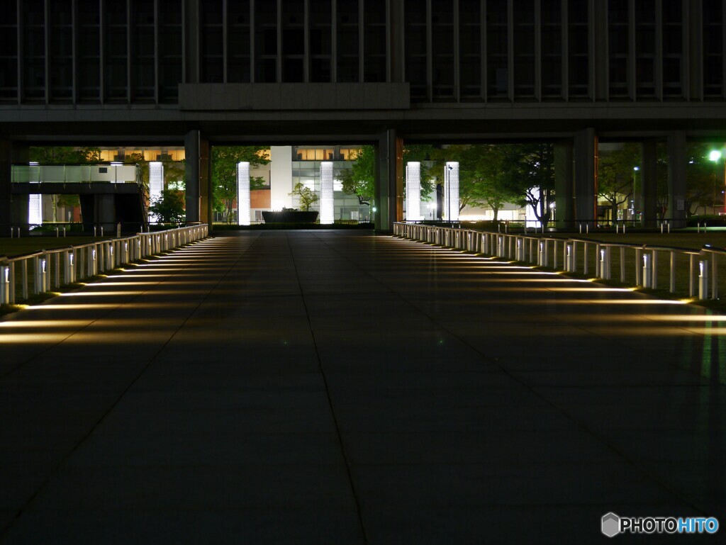 平和公園 広島の静かな夜-1【蔵出-2013】