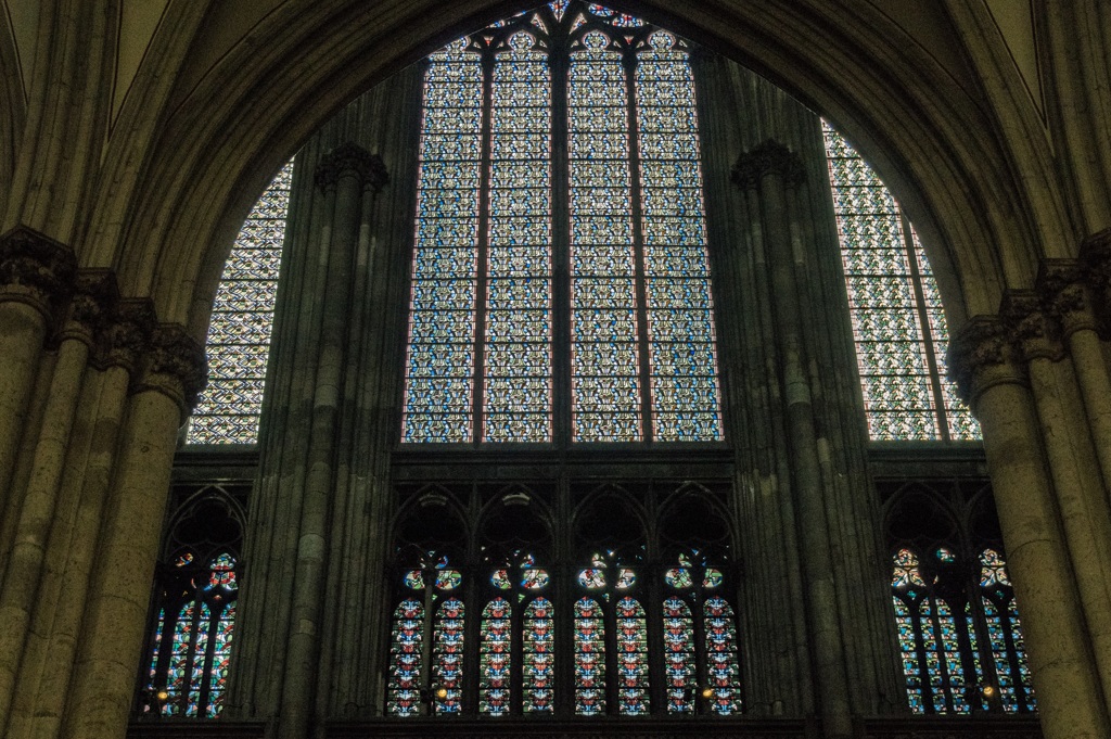 ケルン大聖堂 最上部付近のステンドグラス