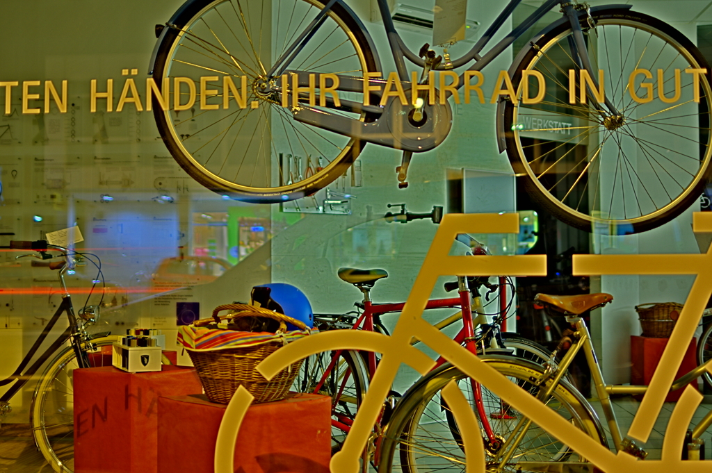 夜の自転車屋さん