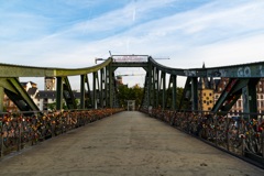 南京錠ジャラジャラの橋