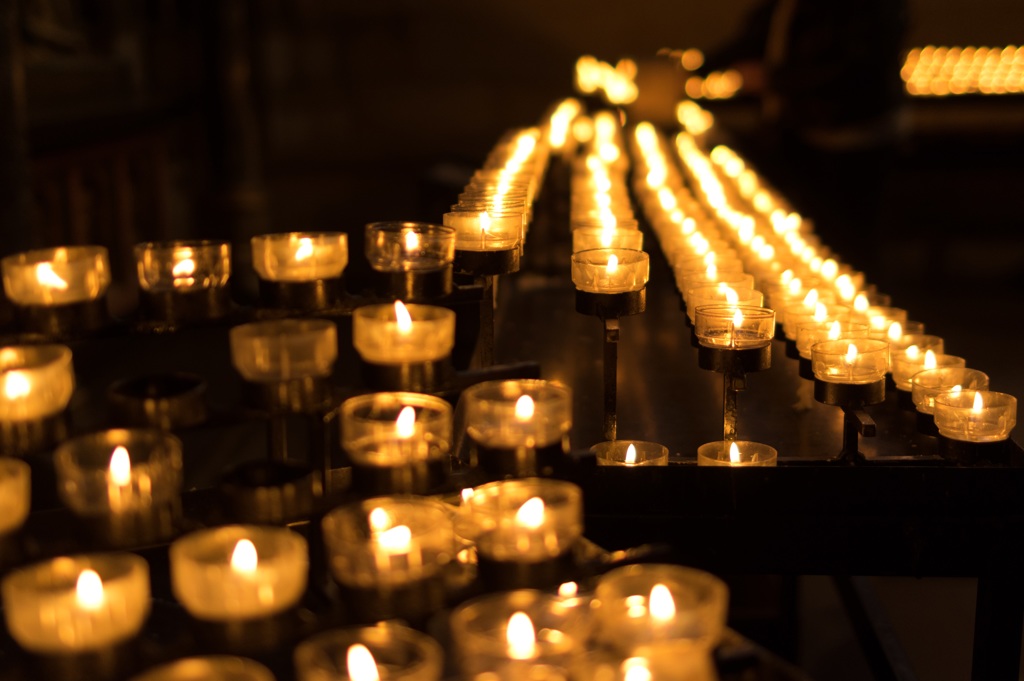 ケルン大聖堂 祈りの数だけある灯り