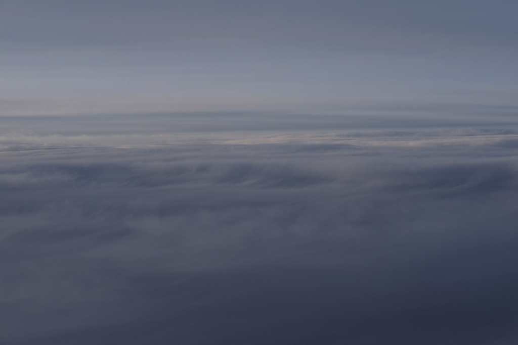 空の上の小々波