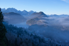 雪煙舞う景色