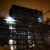 夜の建設現場