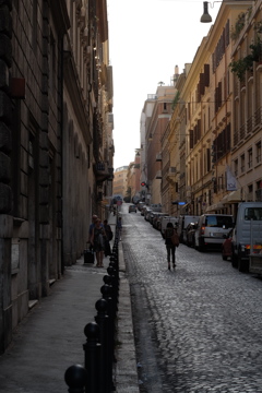 ローマの長い坂道