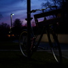 夜に溶けてゆく自転車