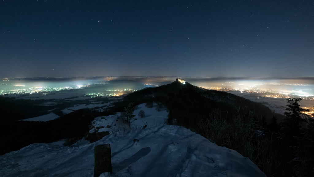 星降る夜　霧煙る天空の古城