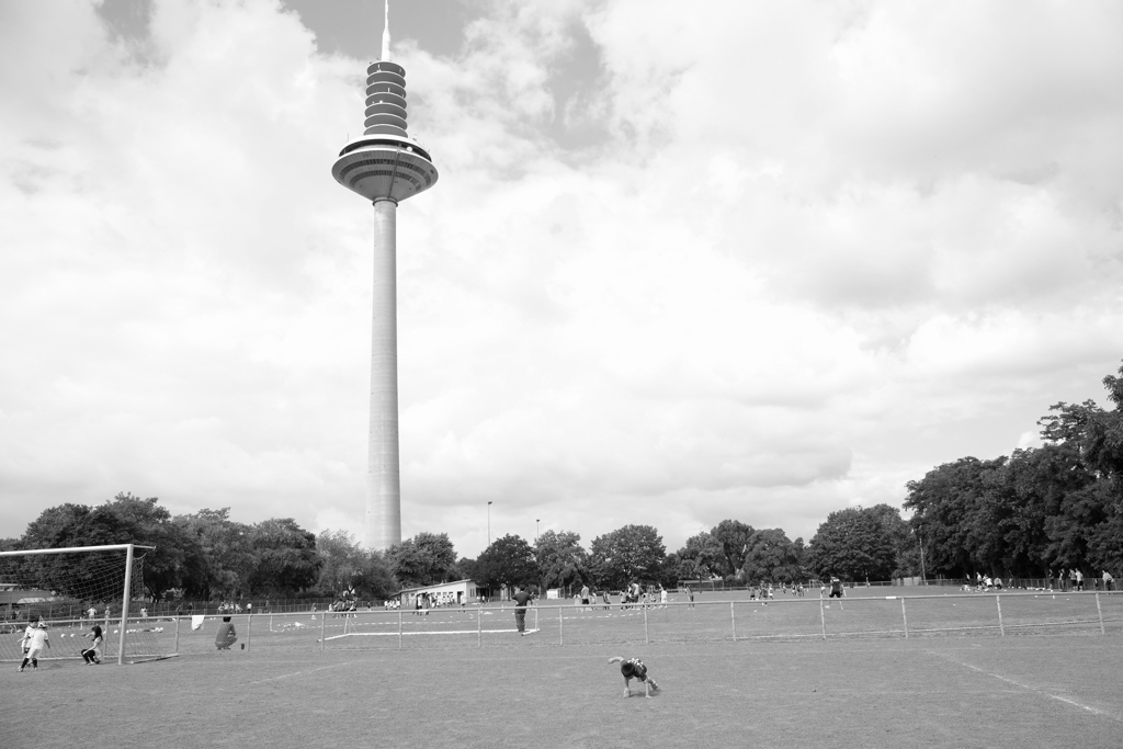 サッカー教室と電波塔