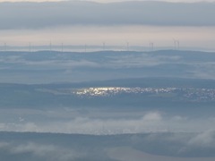 雲海の大地に当たる光