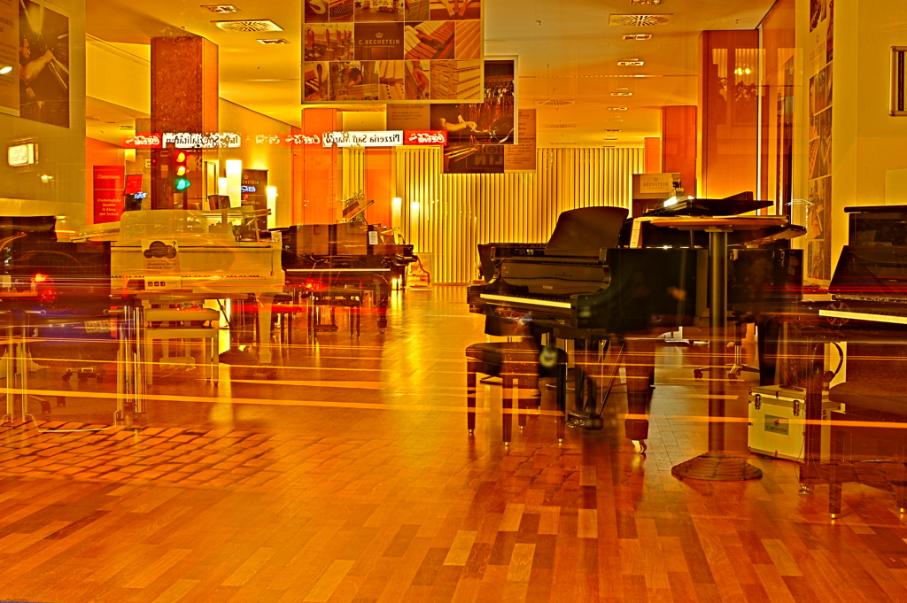 夜のピアノ屋さんHDR