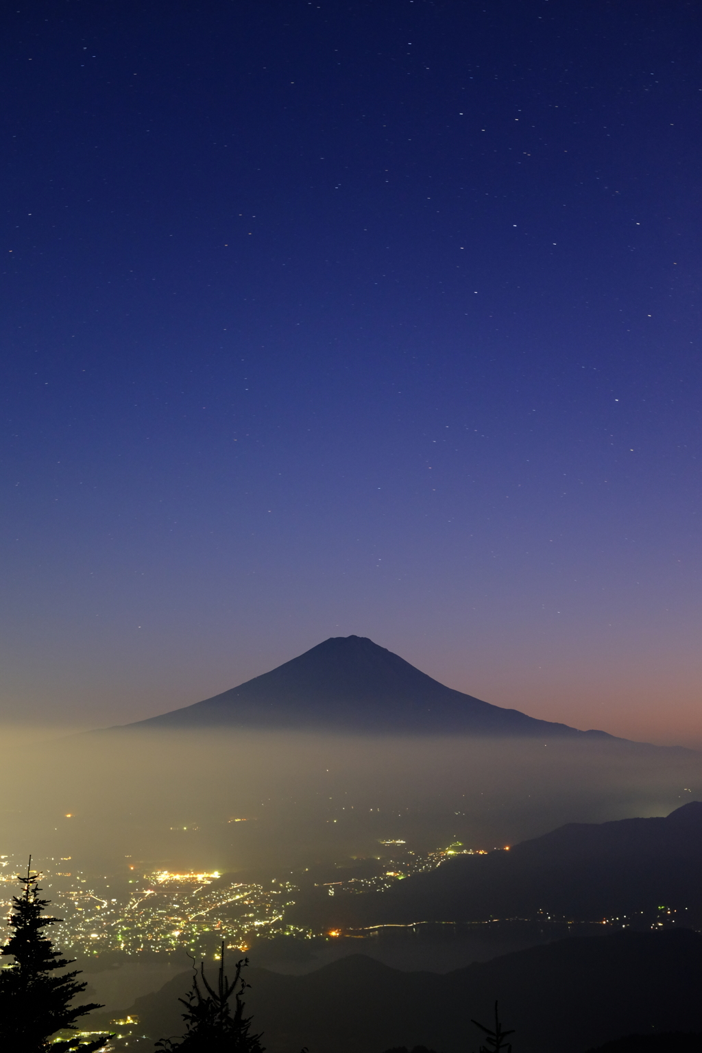 宵の黒富士。