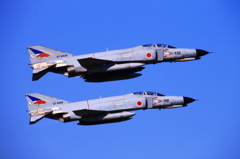 駆け抜ける二機