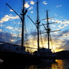帆船と黄昏