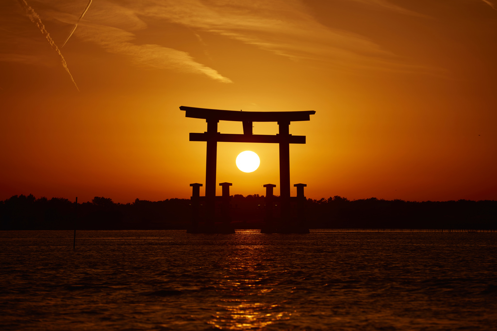 湖上の夕日