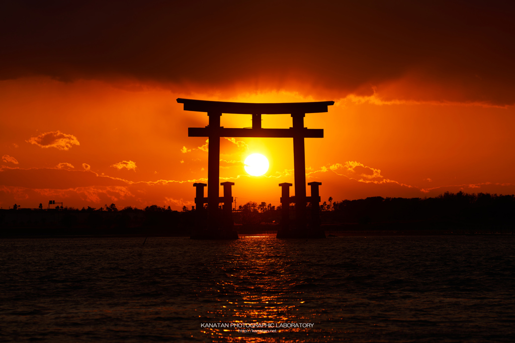 湖上の夕日2024