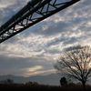 水道橋と朝焼けの空