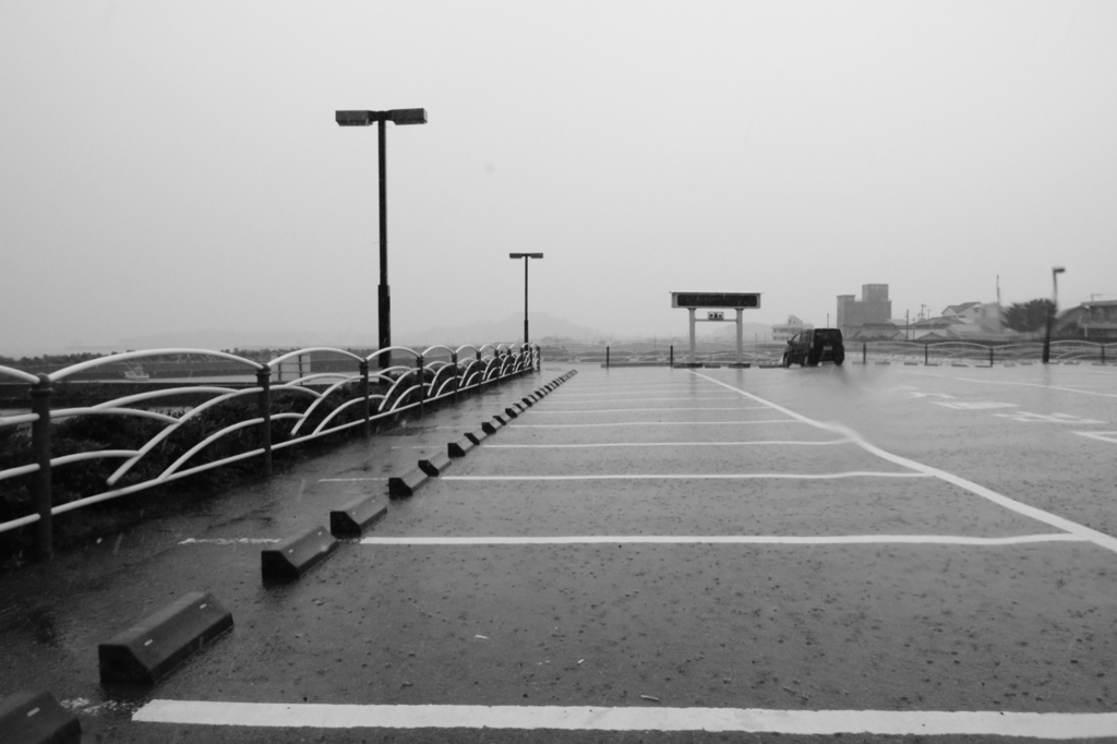 雨と駐車場