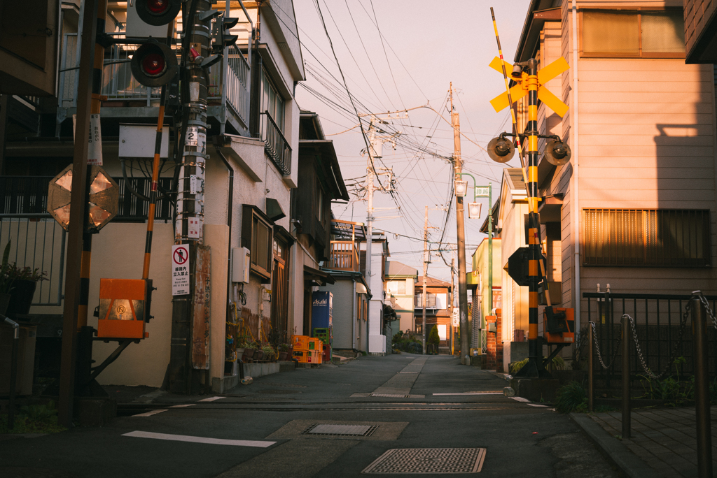 町中の踏切
