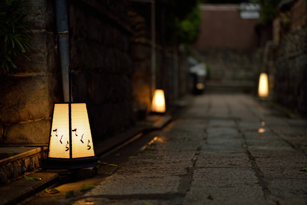 夜の石塀小路