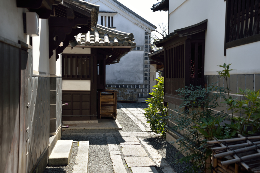 白壁の町　路地裏