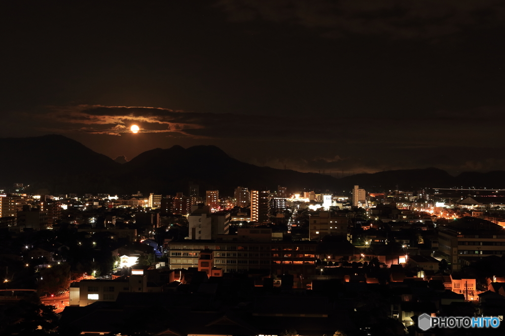 城下町の月夜