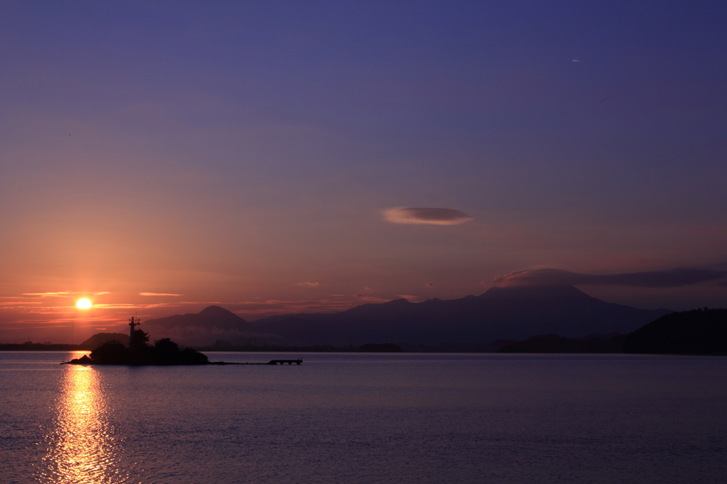 中海の夜明け