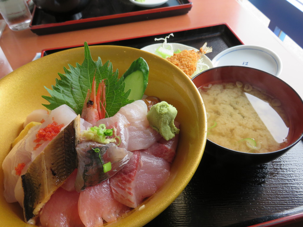 おらが流本格海鮮丼～!!