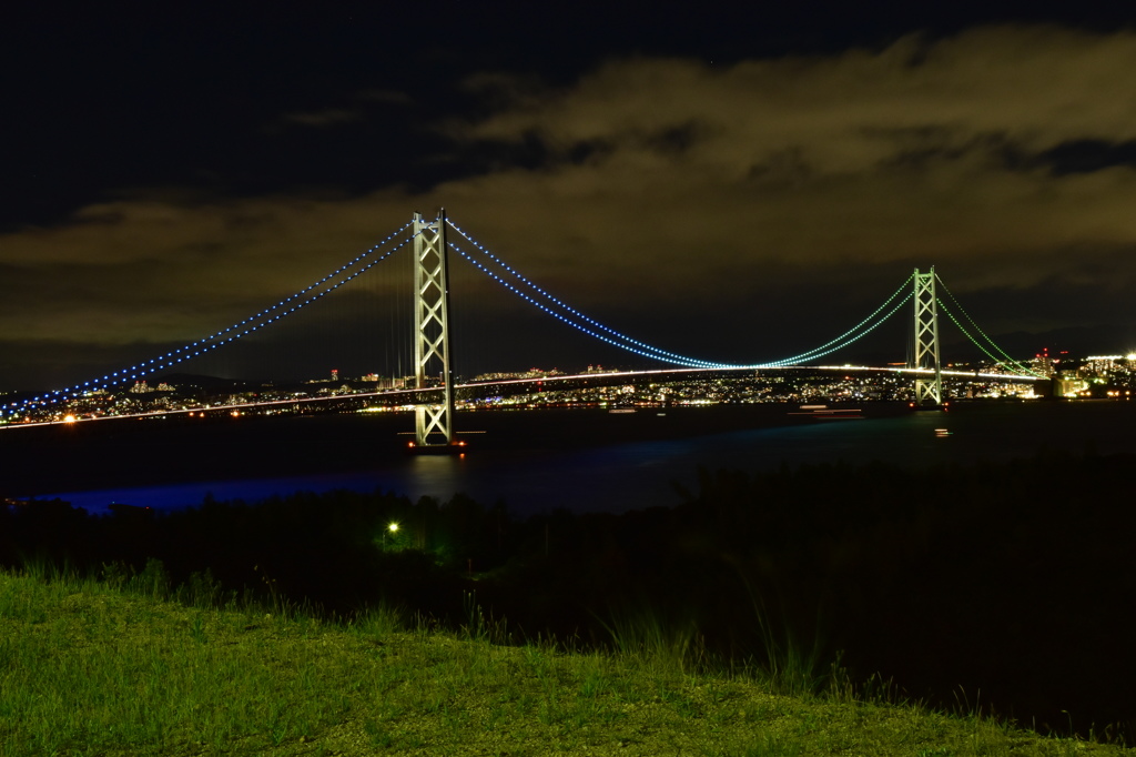 明石SAから見る明石海峡大橋
