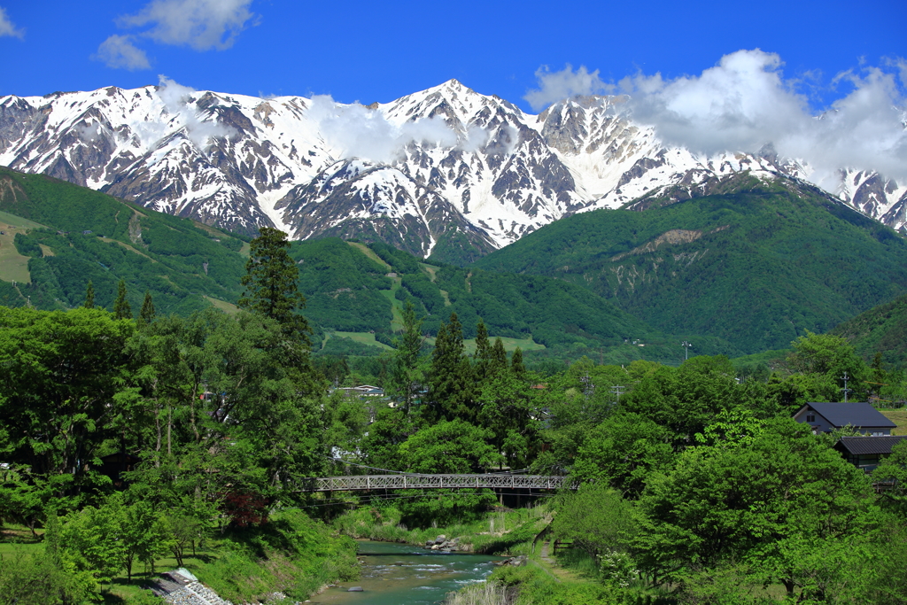 見え隠れする白馬岳