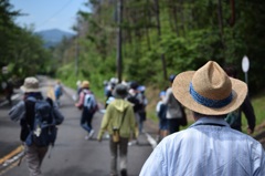 父:良い景色だな。僕:ううん・・・。(あなたの背中が一番です)