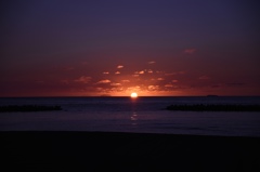 穏やかな日本海に溶ける夕陽３