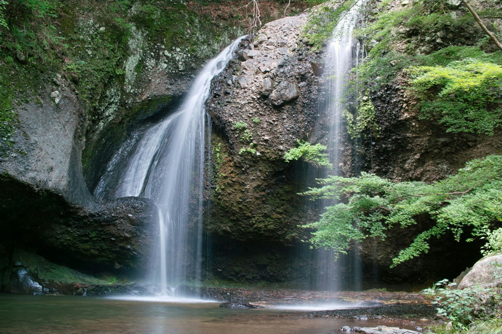 月待の滝