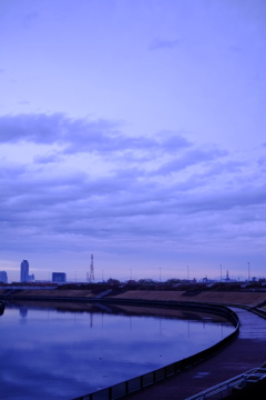 川と雲
