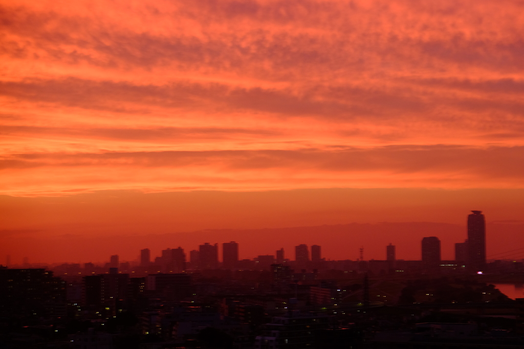 真っ赤な空