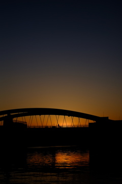 橋と夕日