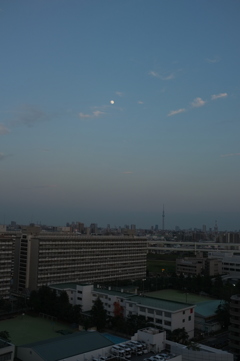 月
