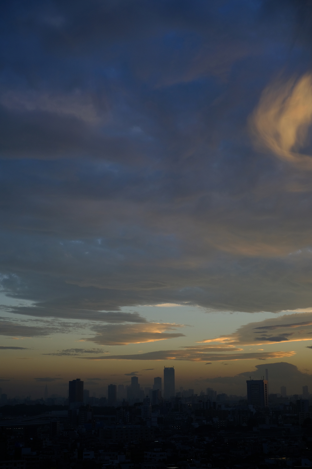 渦巻く雲