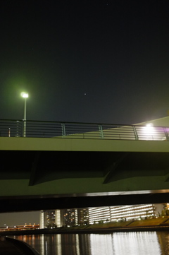 橋と星