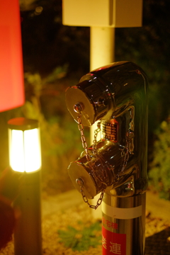 夜の消火栓