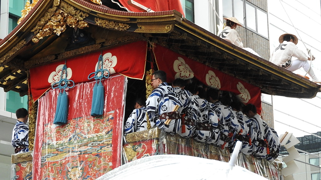 雨の山鉾巡行・・前祭り