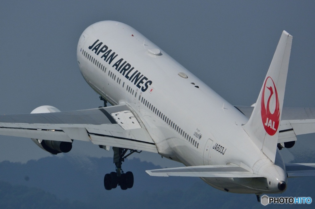 ７６７