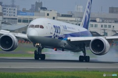 ７８７