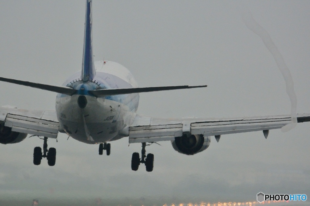 ７３７