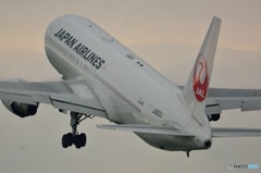 ７６７