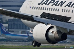 ７６７
